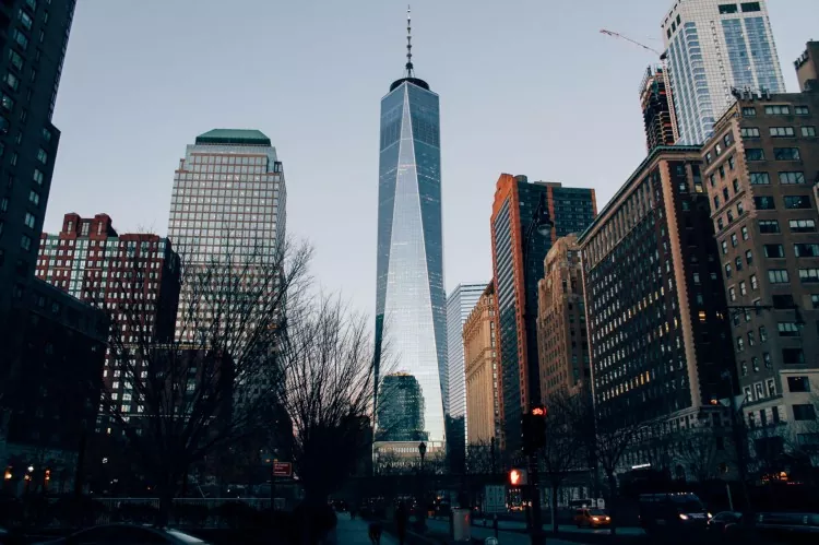 Ki sa ki pi popilè Steel Frame Financial Tower konstriksyon an sanble?