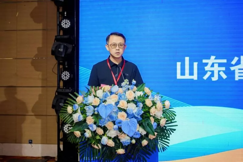 Konsantre sou Devlopman Global: Shandong Steel Structure Industry Association avèk siksè kenbe Konferans Echanj Eksperyans sou Entènasyonalizasyon Endistriyèl