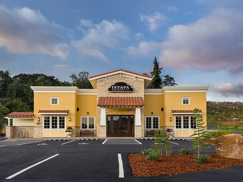 Metal Restoran Bilding