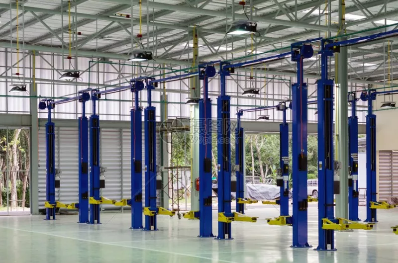 Steel Estrikti Antretyen Garaj